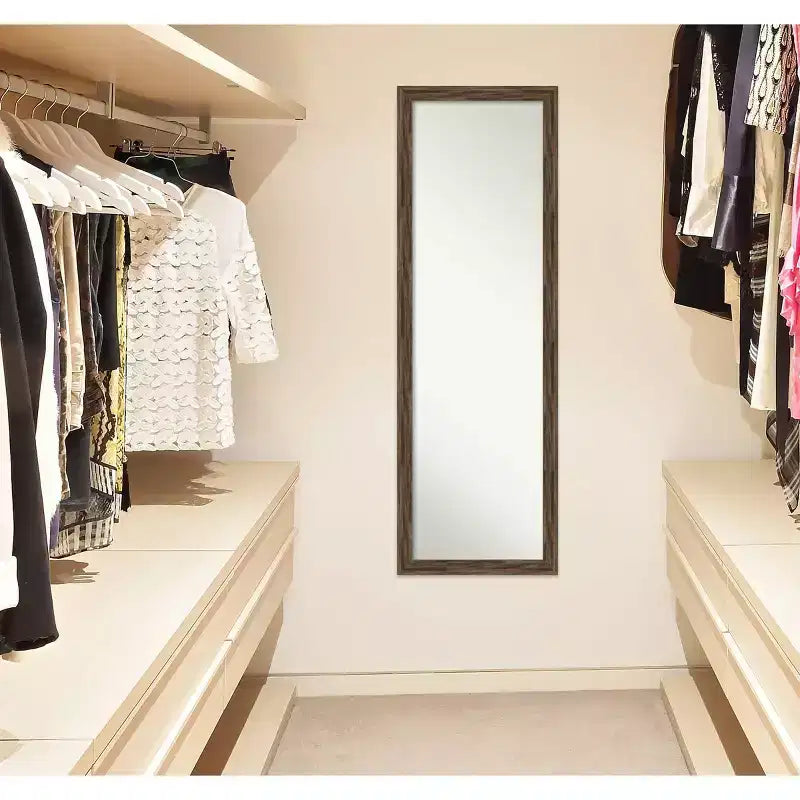 Specchio a figura intera Regis Narrow con cornice da 17" x 51", marrone chiaro, da porta/parete, cornice in legno
