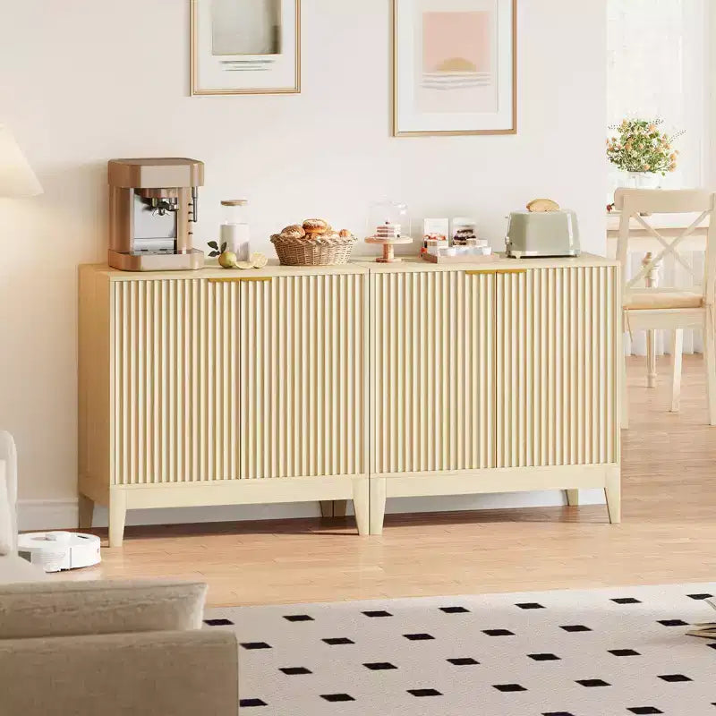 Madia/Credenza da Cucina o Sala da Pranzo Moderna con Ante Scanalate da 31,5 Pollici, Maniglie Dorate e Ripiano Regolabile, Finitura Rovere