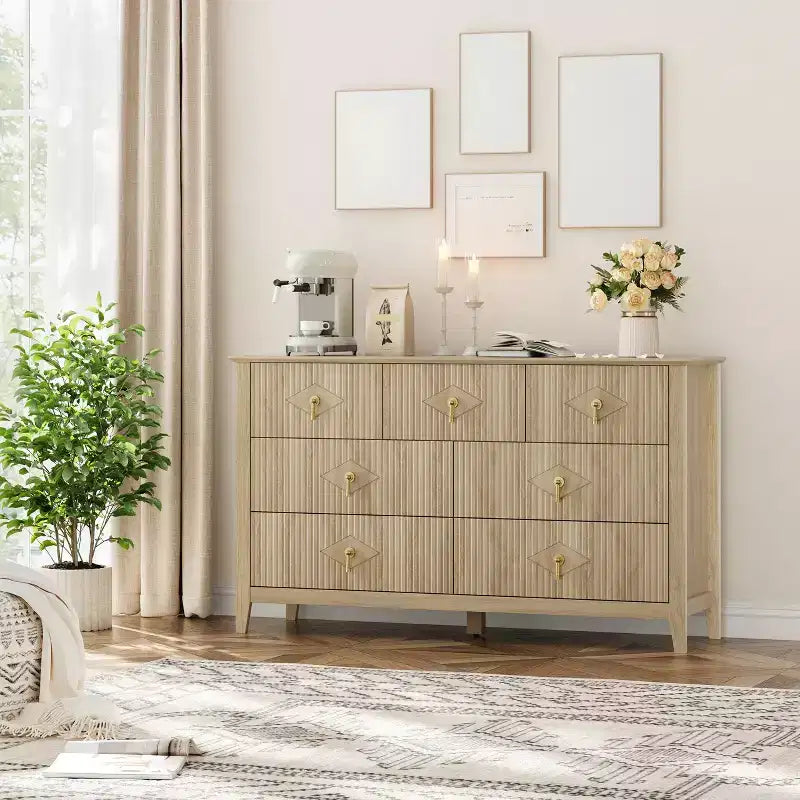 Comò a 7 cassetti per camera da letto, cassettiera in legno da 54" con maniglie in metallo, organizer scanalato per vestiti, mobile TV per corridoio