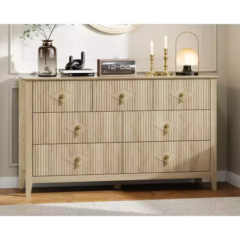 Comò a 7 cassetti per camera da letto, cassettiera in legno da 54" con maniglie in metallo, organizer scanalato per vestiti, mobile TV per corridoio