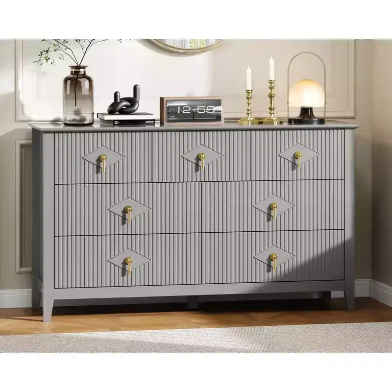 Comò a 7 cassetti per camera da letto, cassettiera in legno da 54" con maniglie in metallo, organizer scanalato per vestiti, mobile TV per corridoio