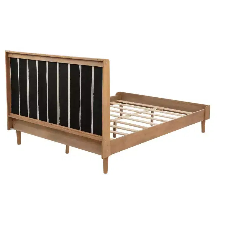 Letto in legno con testiera imbottita e struttura rinforzata