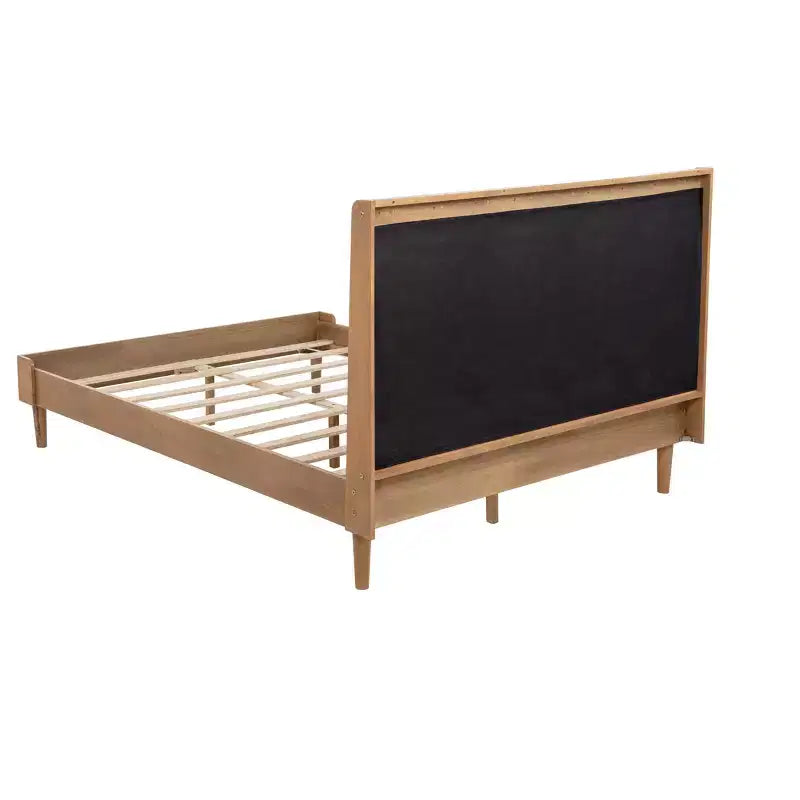 Letto in legno con testiera imbottita e struttura rinforzata