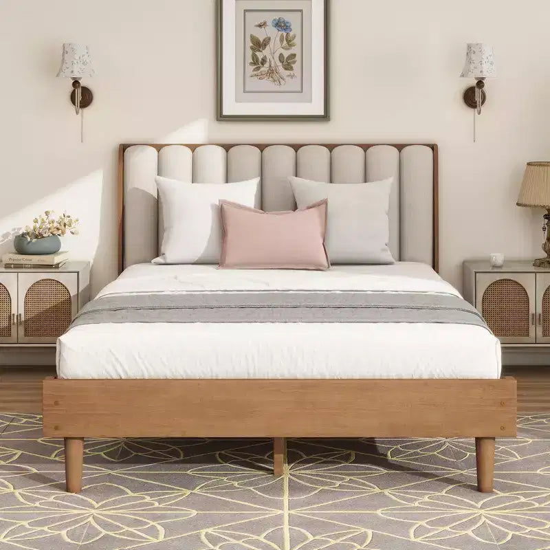 Letto in legno con testiera imbottita e struttura rinforzata