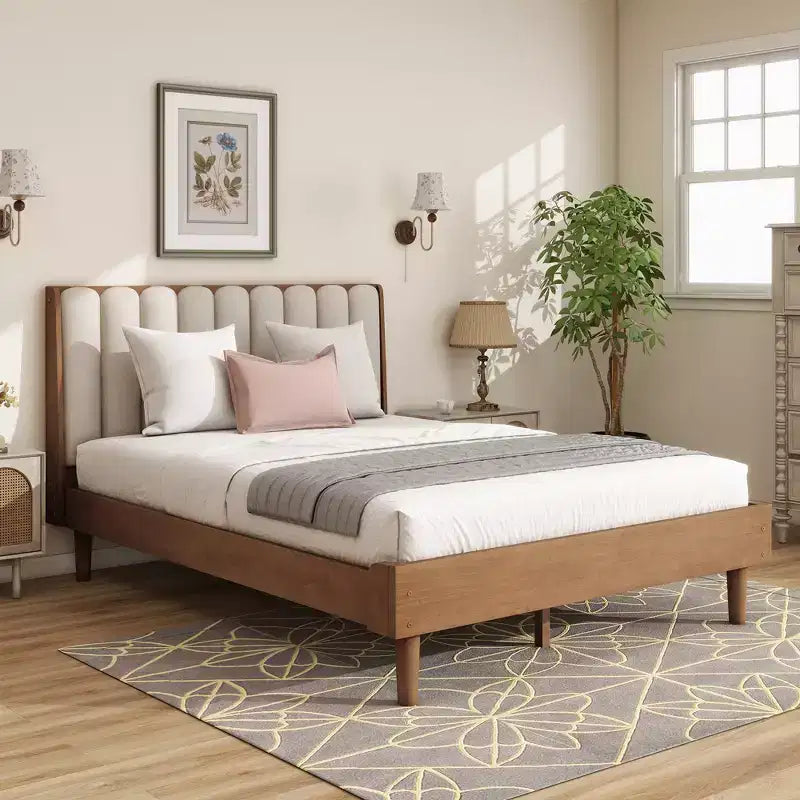 Letto in legno con testiera imbottita e struttura rinforzata