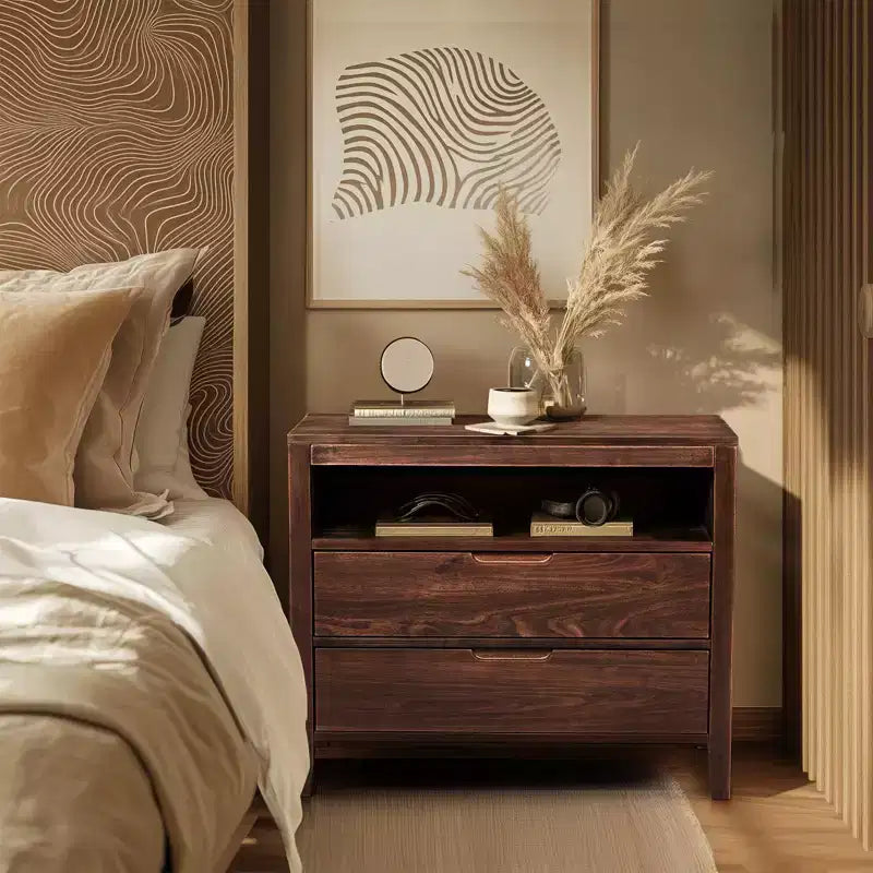 Comodini marroni in MDF (pannello di fibra a media densità) con 2 cassetti, larghi 75 cm.