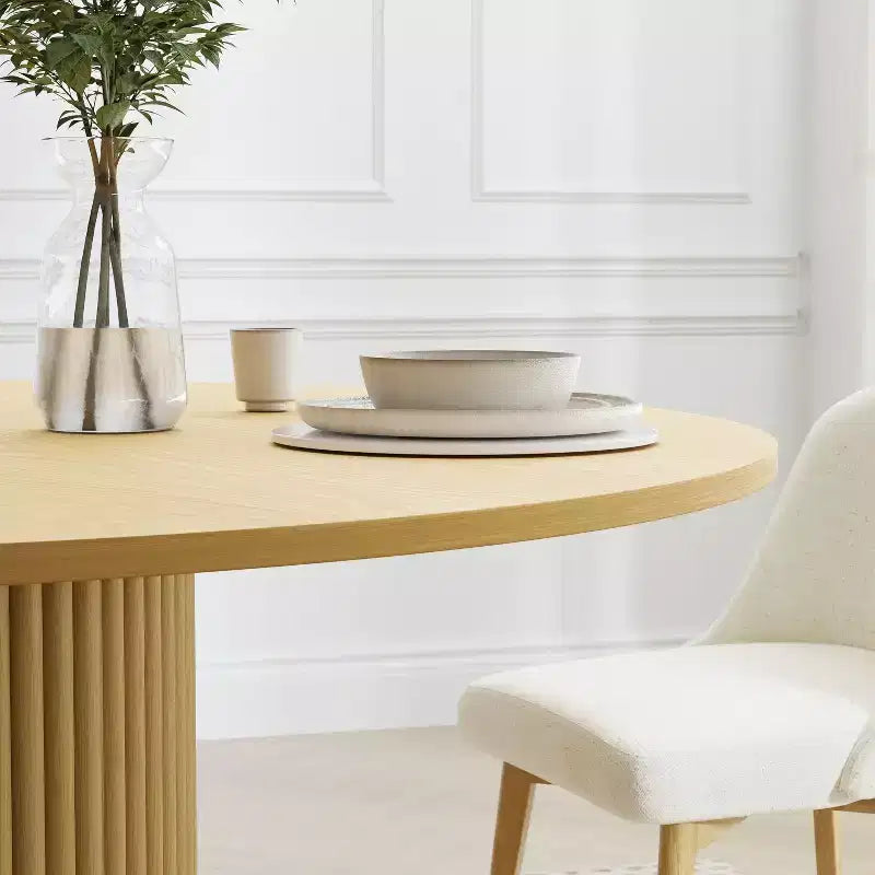 Tavolo da pranzo rotondo in legno massello da 60 pollici per 6-8 persone, tavolo da cucina con piano e base cilindrica scanalata per soggiorno/sala da pranzo, ufficio, colore naturale